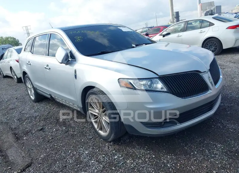 2015 Lincoln MKT фото