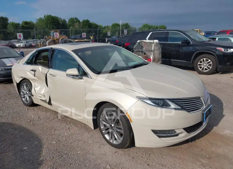 2015 Lincoln MKZ photo