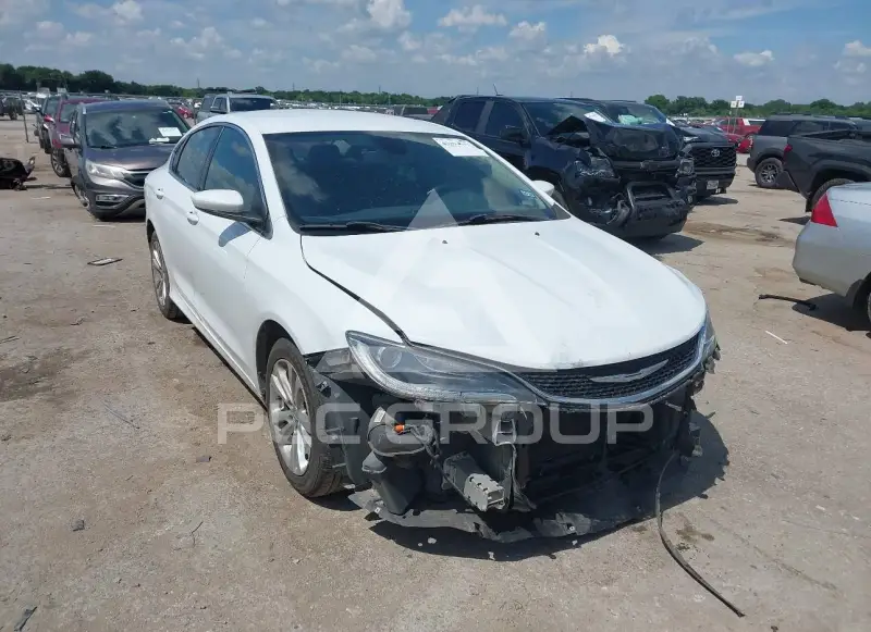 2015 Chrysler 200 photo