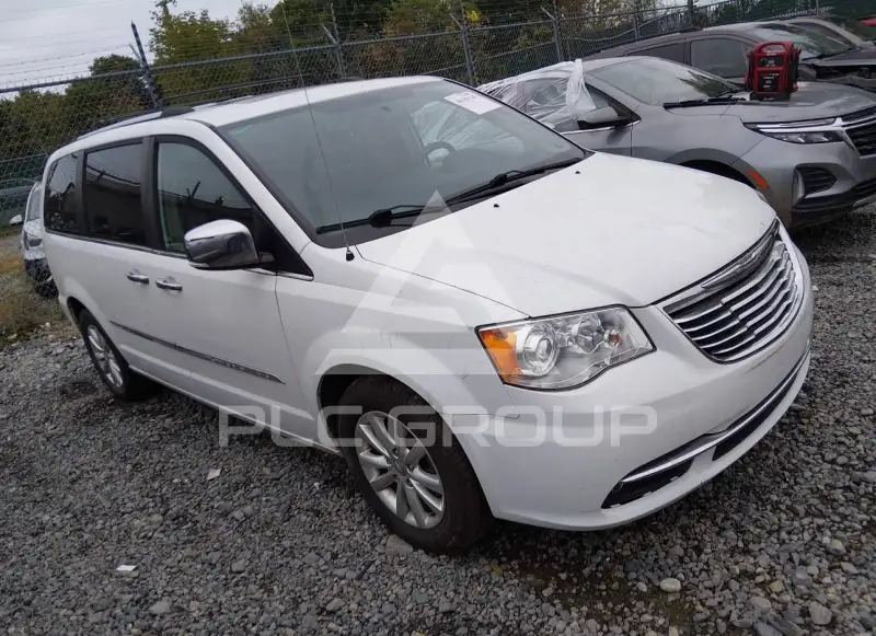 2015 Chrysler TOWN & COUNTRY photo