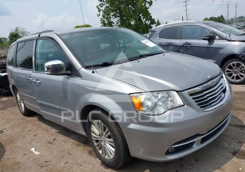 2015 Chrysler TOWN & COUNTRY photo