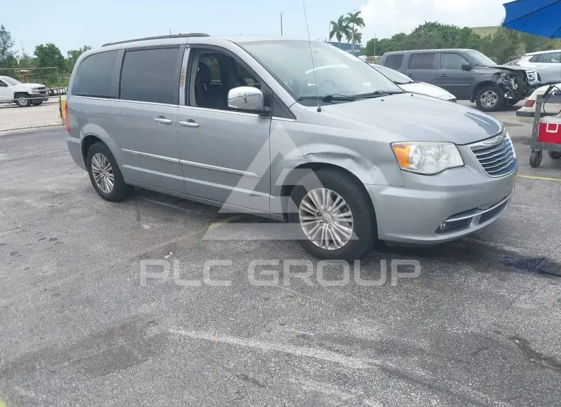 2015 Chrysler TOWN & COUNTRY фото