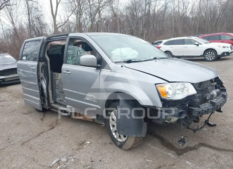 2015 Chrysler TOWN & COUNTRY фото