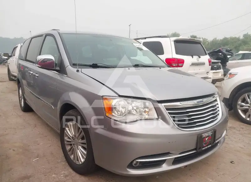 2015 Chrysler TOWN & COUNTRY photo