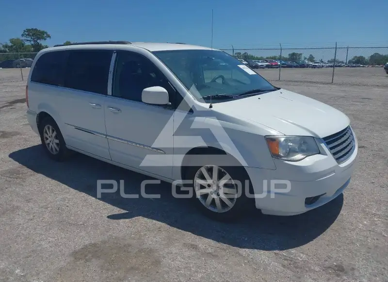 2015 Chrysler TOWN & COUNTRY фото