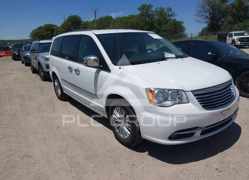 2015 Chrysler TOWN & COUNTRY фото