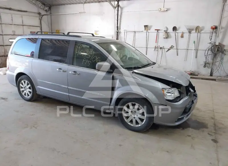 2015 Chrysler TOWN & COUNTRY photo