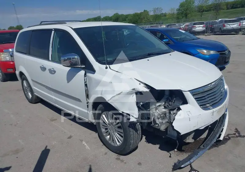 2015 Chrysler TOWN & COUNTRY фото
