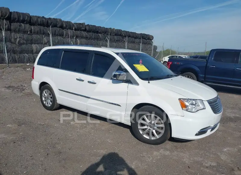 2015 Chrysler TOWN & COUNTRY photo