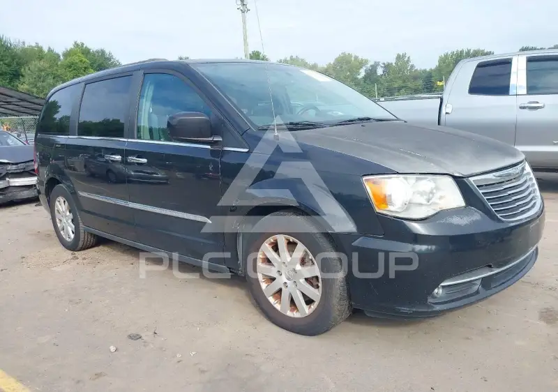 2015 Chrysler TOWN & COUNTRY photo