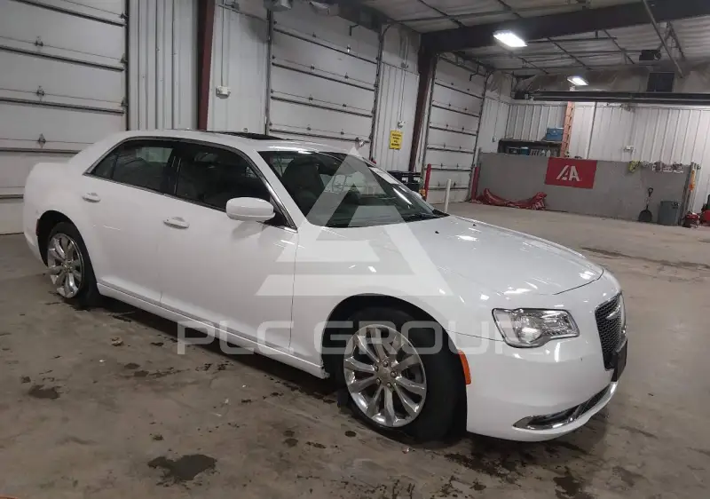 2015 Chrysler 300 фото