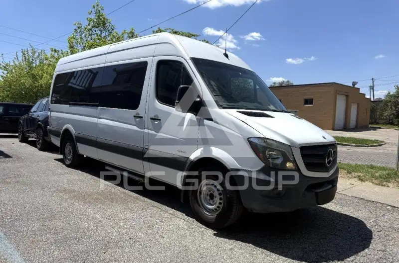 2015 Mercedes Benz Sprinter photo