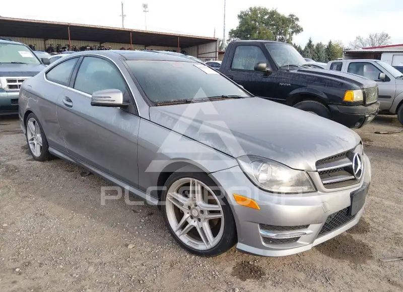 2015 Mercedes Benz C 250 photo