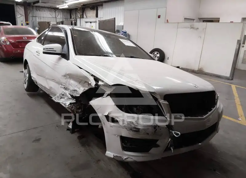 2015 Mercedes Benz C 350 фото
