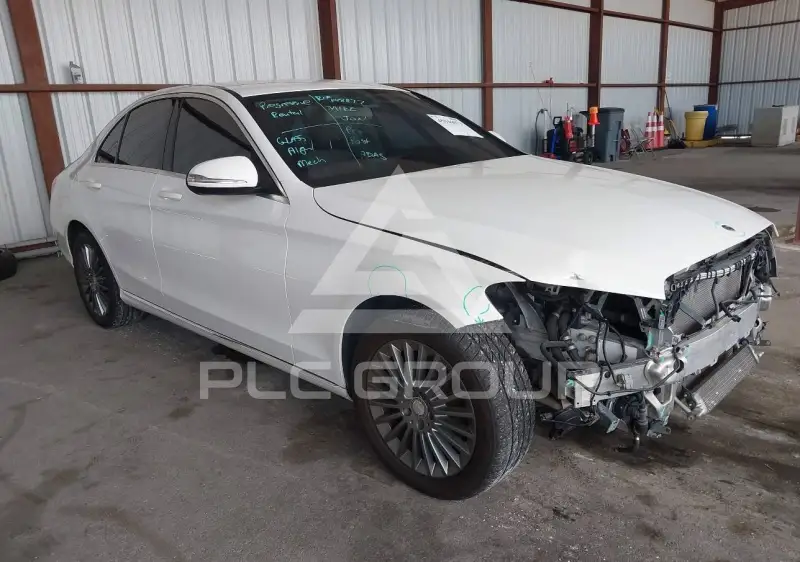 2015 Mercedes Benz C 300 фото