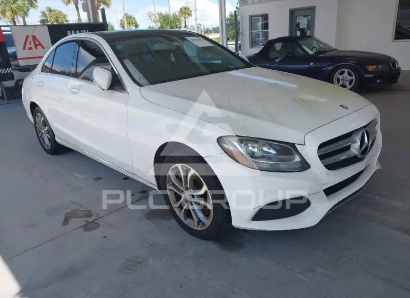 2015 Mercedes Benz C 300 фото