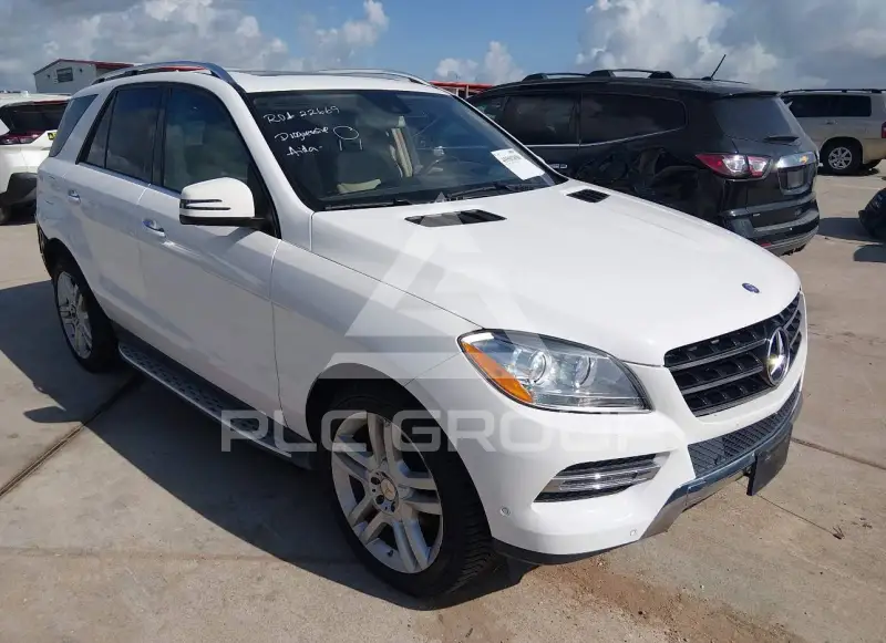 2015 Mercedes Benz ML 350 photo