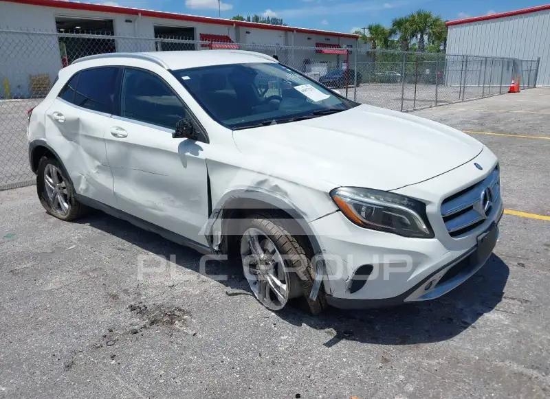 2015 Mercedes Benz GLA 250 photo