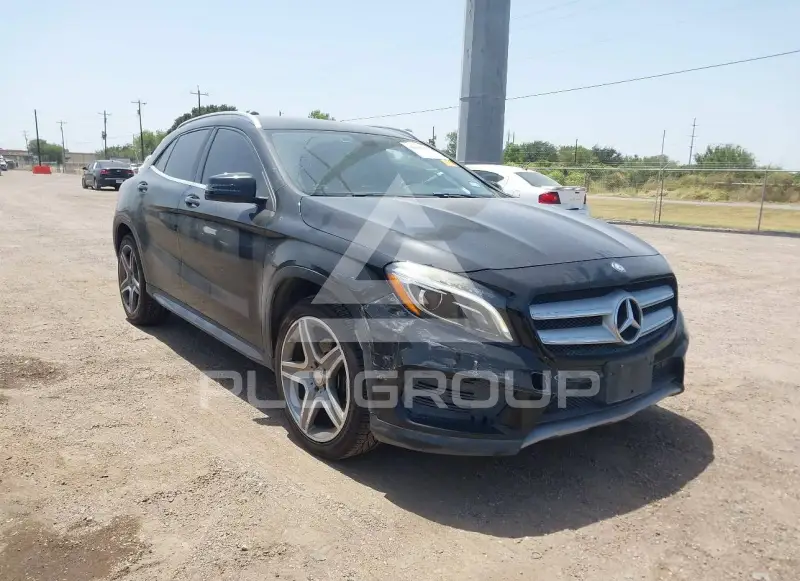 2015 Mercedes Benz GLA 250 photo