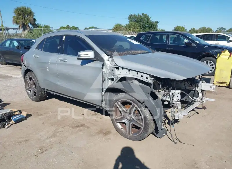 2015 Mercedes Benz GLA 250 фото