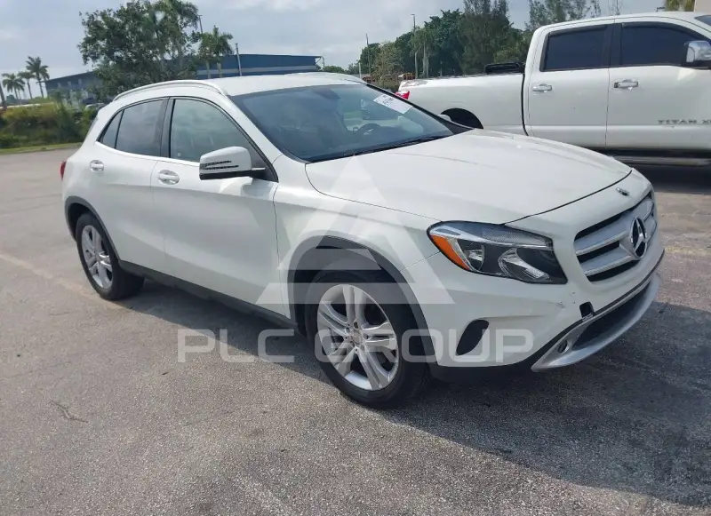 2015 Mercedes Benz GLA 250 photo