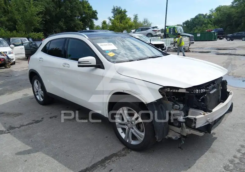 2015 Mercedes Benz GLA 250 фото