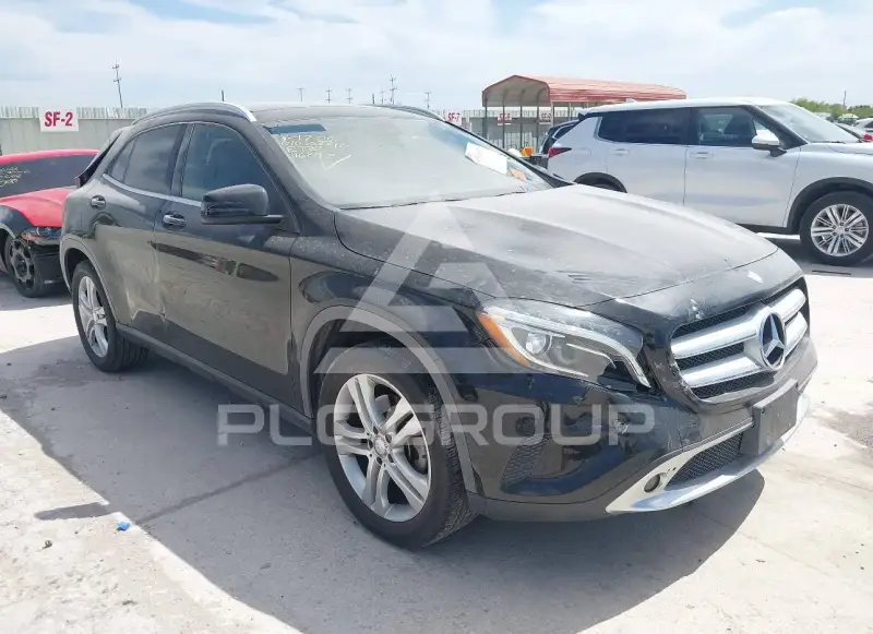 2015 Mercedes Benz GLA 250 photo