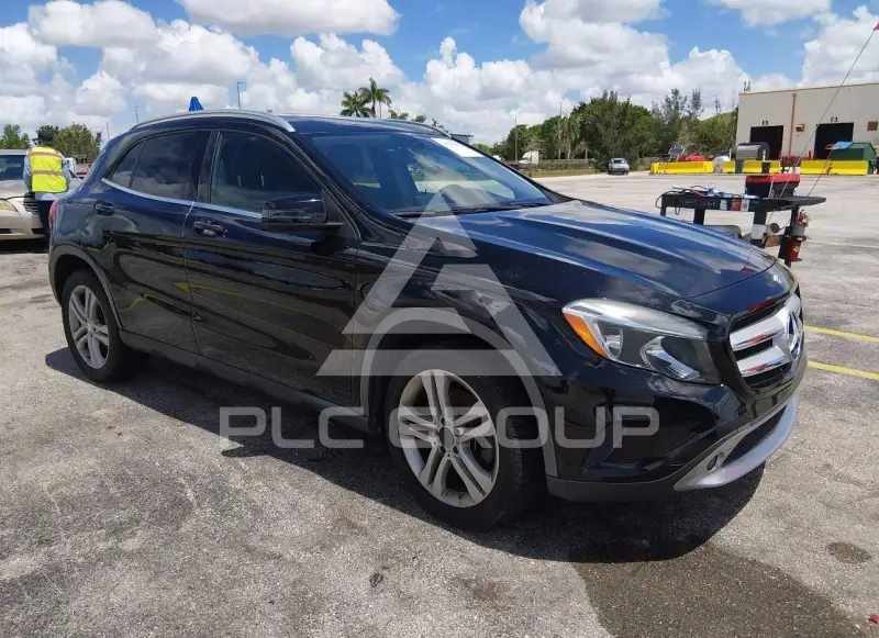 2015 Mercedes Benz GLA 250 фото