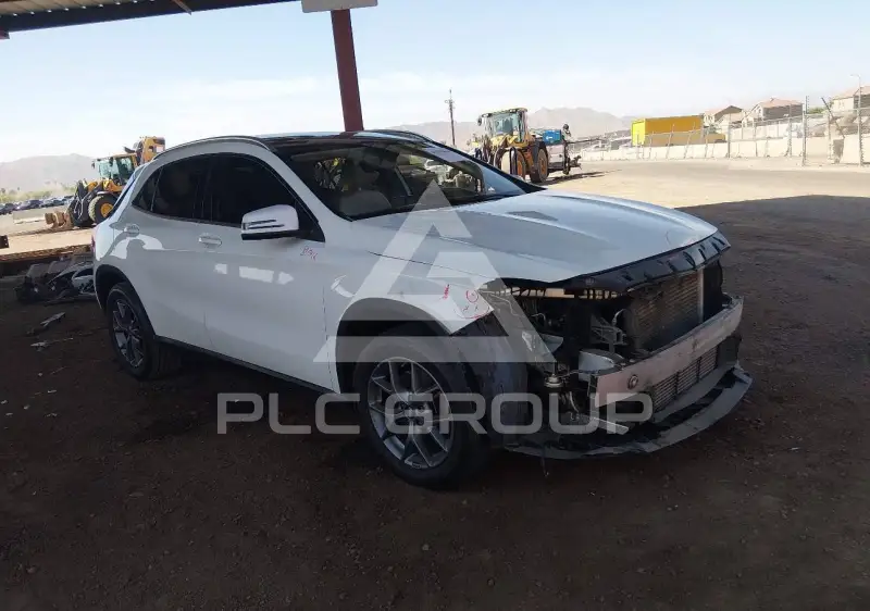 2015 Mercedes Benz GLA 250 фото