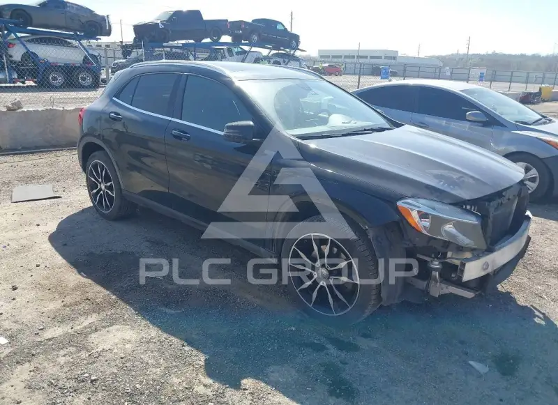 2015 Mercedes Benz GLA 250 photo
