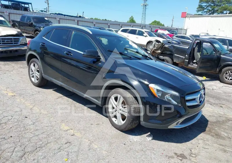 2015 Mercedes Benz GLA 250 фото