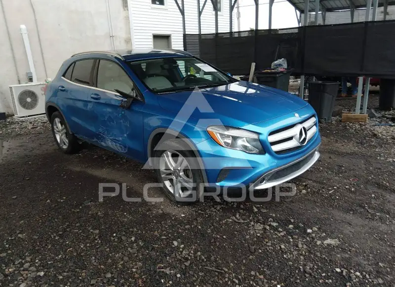 2015 Mercedes Benz GLA 250 photo
