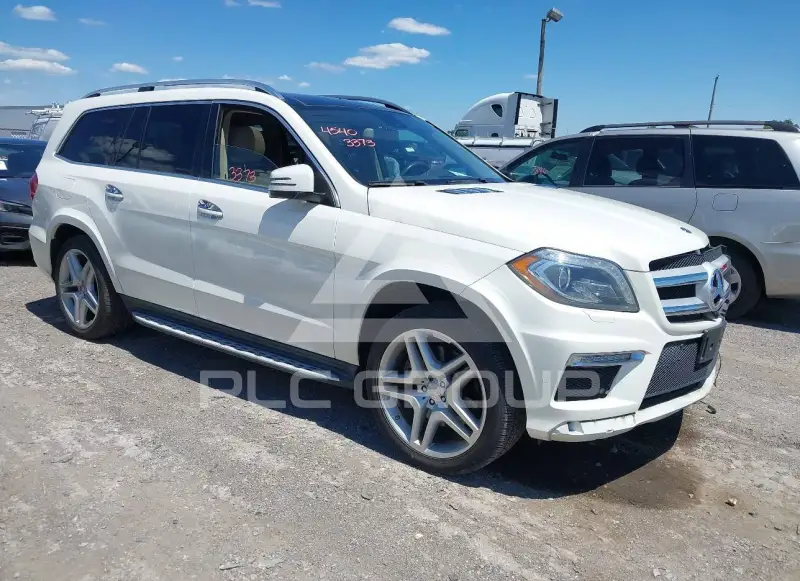 2015 Mercedes Benz GL 550 photo