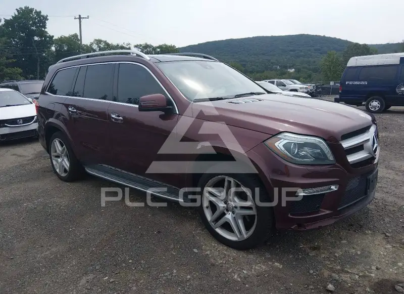2015 Mercedes Benz GL 550 фото