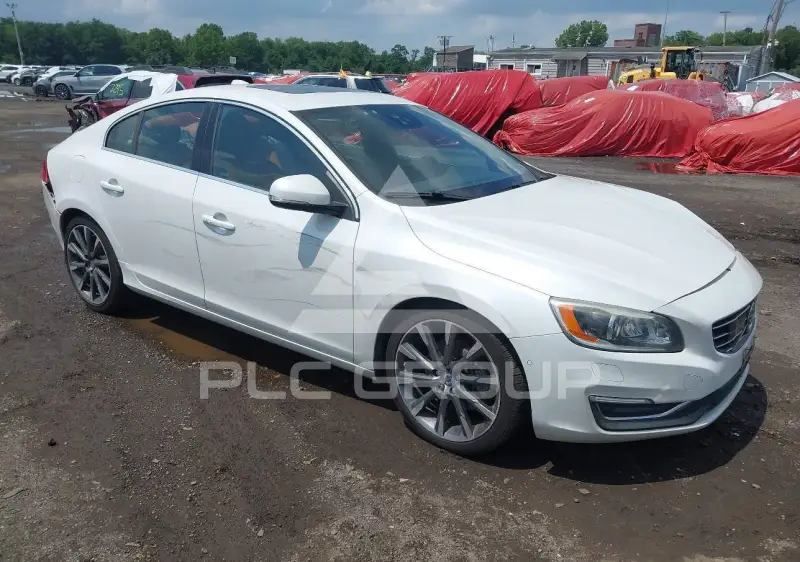 2015 Volvo S60 фото