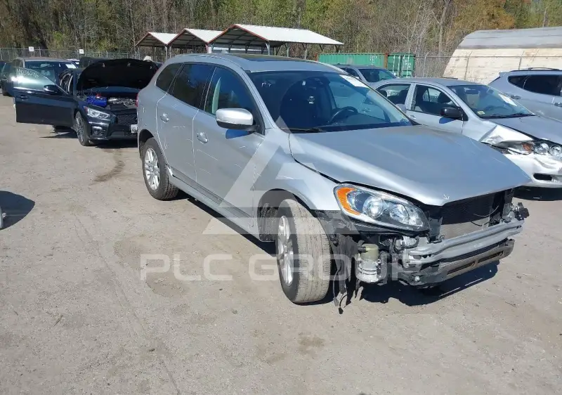 2015 Volvo XC60 фото