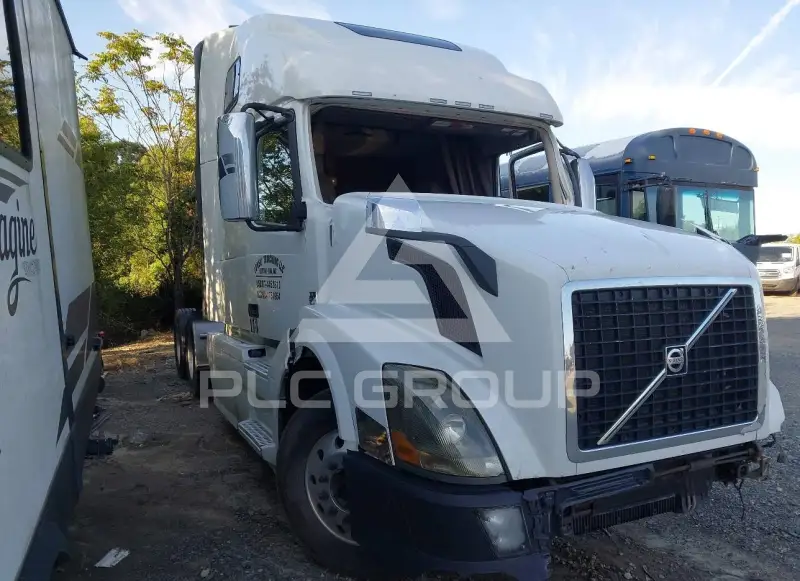 2015 Volvo VNL фото