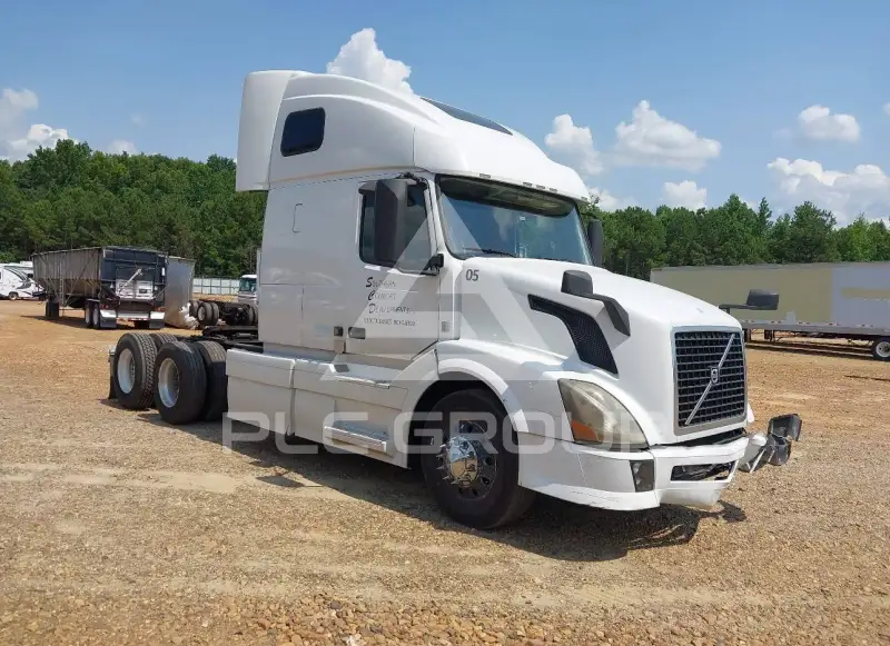 2015 Volvo VNL фото