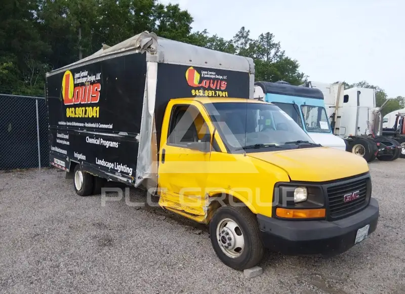 2015 GMC Savana photo