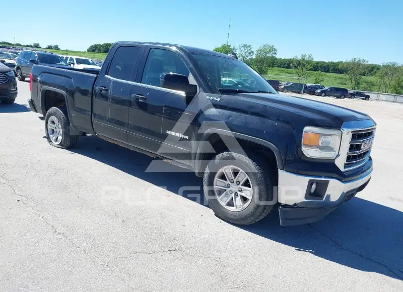2015 GMC Sierra photo