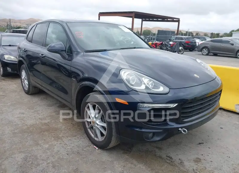 2015 Porsche Cayenne photo