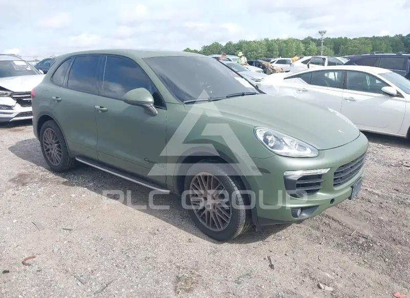2015 Porsche Cayenne photo