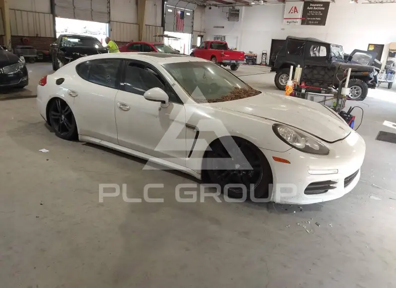 2015 Porsche Panamera photo