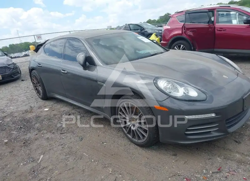 2015 Porsche Panamera photo