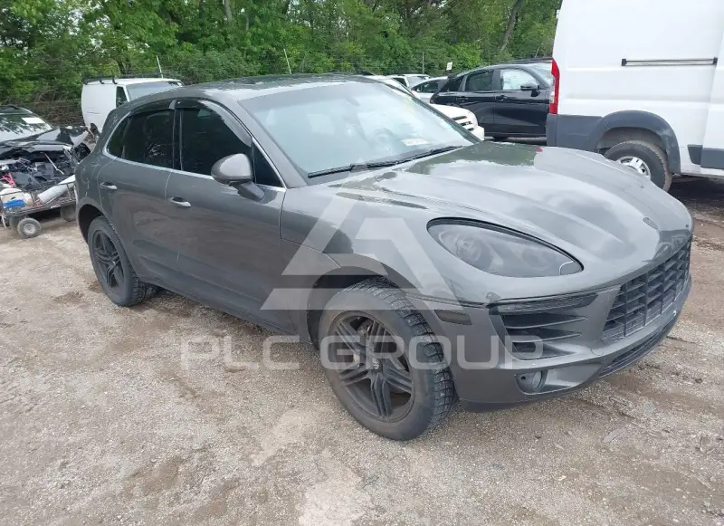 2015 Porsche MACAN photo