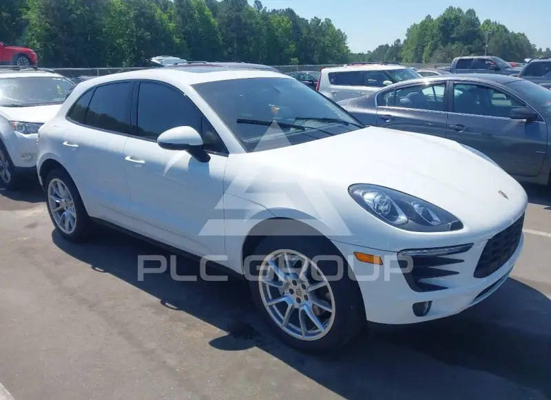 2015 Porsche MACAN photo