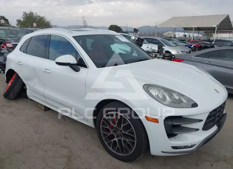 2015 Porsche MACAN photo