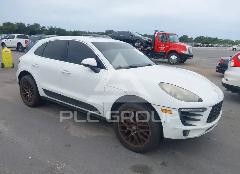 2015 Porsche MACAN photo
