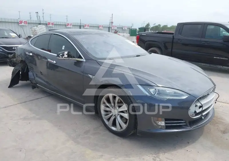 2015 Tesla Model S фото