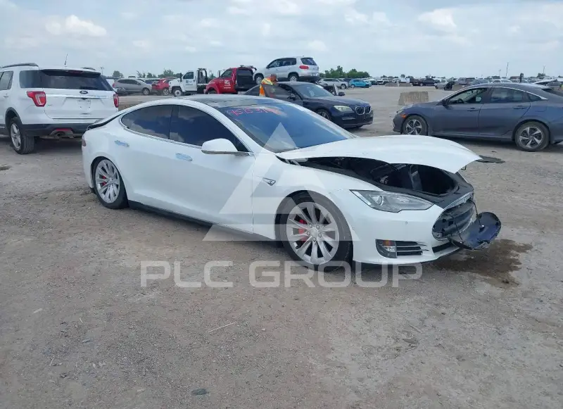 2015 Tesla Model S фото